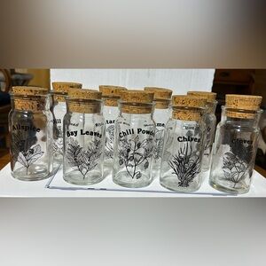 WHEATON Vintage (70’s) Glass Spice Jars w Cork Tops -set of 8 Jars & Corks